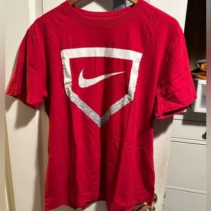 Nike L T shirt